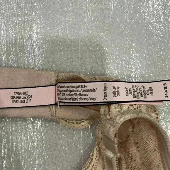 [34 D]Victoria Secret  Dream Angel Push Up Bra - Picture 6 of 9
